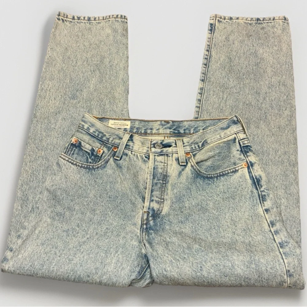 Levi’s Light Wash Straight Leg Jeans W24 L30
